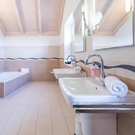 Exclusively Furnished 5-star Near The Dagebüll